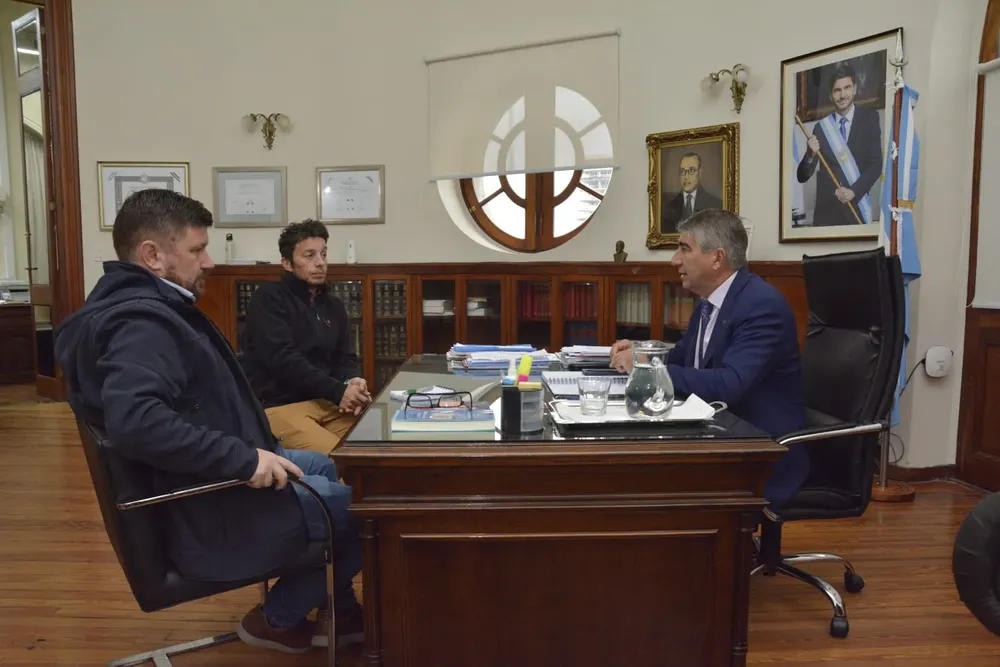 444502314_888129993343896_1678536317083906263_n